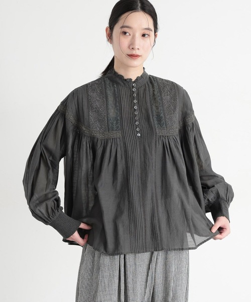 studio CLIP（スタディオクリップ）の「《natural by clip》エンブロイダリーブラウス（シャツ/ブラウス・レディース・ホワイト/アイボリー/ブラック・FREE）」の12枚目の写真