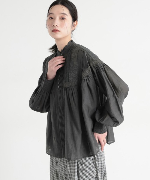 studio CLIP（スタディオクリップ）の「《natural by clip》エンブロイダリーブラウス（シャツ/ブラウス・レディース・ホワイト/アイボリー/ブラック・FREE）」の15枚目の写真