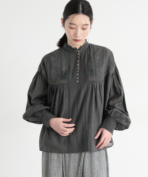 studio CLIP（スタディオクリップ）の「《natural by clip》エンブロイダリーブラウス（シャツ/ブラウス・レディース・ホワイト/アイボリー/ブラック・FREE）」の16枚目の写真