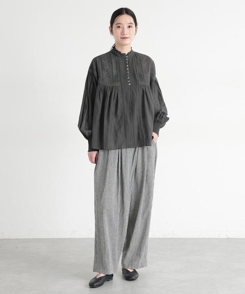 studio CLIP（スタディオクリップ）の「《natural by clip》エンブロイダリーブラウス（シャツ/ブラウス・レディース・ホワイト/アイボリー/ブラック・FREE）」の17枚目の写真