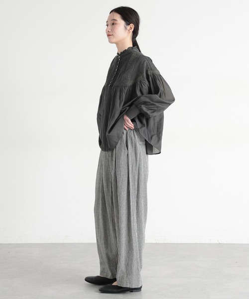 studio CLIP（スタディオクリップ）の「《natural by clip》エンブロイダリーブラウス（シャツ/ブラウス・レディース・ホワイト/アイボリー/ブラック・FREE）」の19枚目の写真