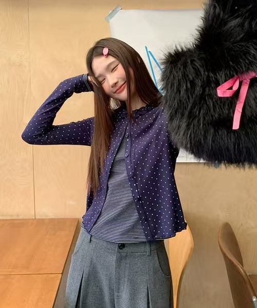 AsheKsha(アシクシャ)の「タイトル:フェイクツーピース ドットストライプトップス(その他トップス・レディース・ホワイト/ネイビー・M)」の2枚目の写真