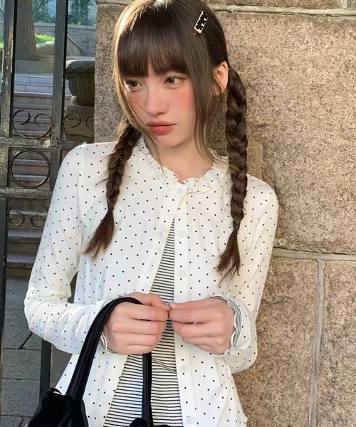 AsheKsha(アシクシャ)の「タイトル:フェイクツーピース ドットストライプトップス(その他トップス・レディース・ホワイト/ネイビー・M)」の4枚目の写真