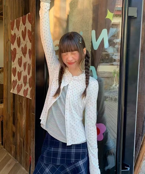 AsheKsha(アシクシャ)の「タイトル:フェイクツーピース ドットストライプトップス(その他トップス・レディース・ホワイト/ネイビー・M)」の6枚目の写真