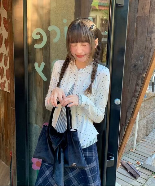 AsheKsha(アシクシャ)の「タイトル:フェイクツーピース ドットストライプトップス(その他トップス・レディース・ホワイト/ネイビー・M)」の7枚目の写真