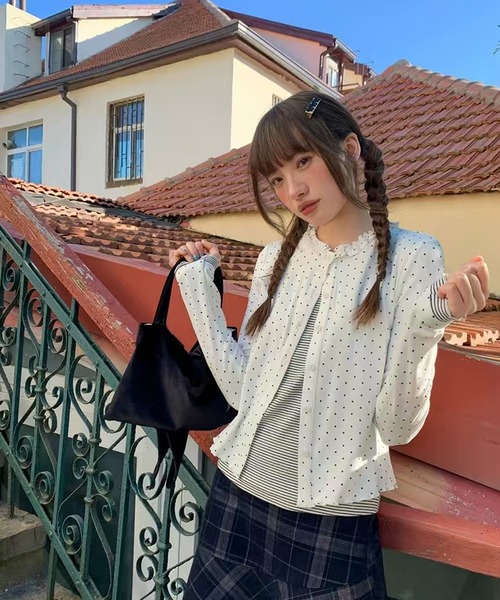 AsheKsha(アシクシャ)の「タイトル:フェイクツーピース ドットストライプトップス(その他トップス・レディース・ホワイト/ネイビー・M)」の8枚目の写真