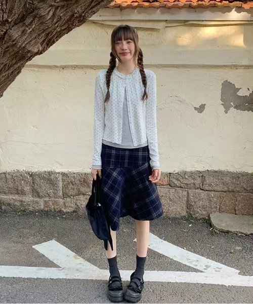 AsheKsha(アシクシャ)の「タイトル:フェイクツーピース ドットストライプトップス(その他トップス・レディース・ホワイト/ネイビー・M)」の11枚目の写真