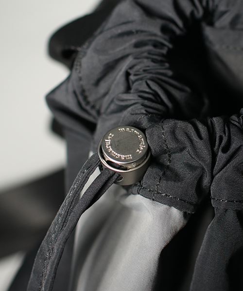 MASMARULEZ（マスマルールズ）の「[INT] Mixed Easy Draw Backpack _ Charcoal（バックパック/リュック・レディース・その他・FREE）」の11枚目の写真