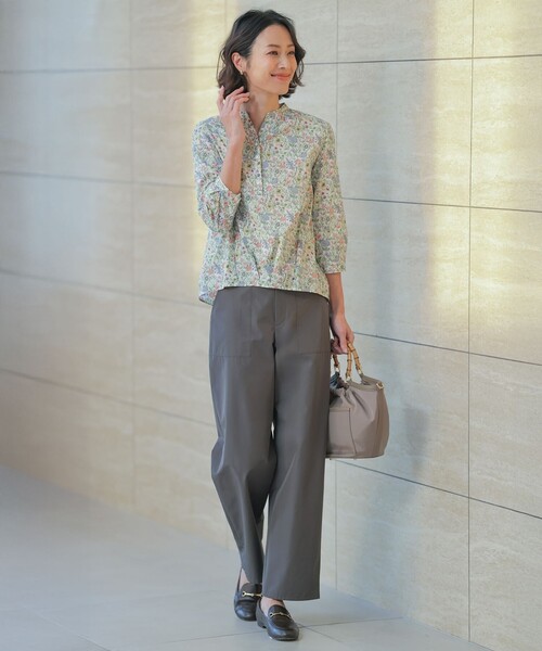 J.PRESS Ladies(J.プレス レディス)の「【一枚で着映え】Liberty Rachel & Michelle バンドカラー ブラウス(シャツ/ブラウス・レディース・サックスブルー系5/ピンク系5・XS)」の3枚目の写真