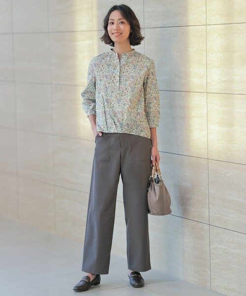 J.PRESS Ladies(J.プレス レディス)の「【一枚で着映え】Liberty Rachel & Michelle バンドカラー ブラウス(シャツ/ブラウス・レディース・サックスブルー系5/ピンク系5・XS)」の4枚目の写真