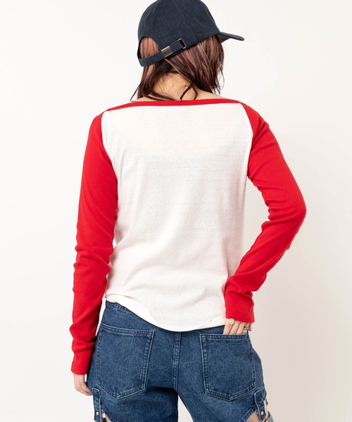 RNA(アールエヌエー)の「M2592 オフショルラグランロンT(Tシャツ/カットソー・レディース・マスタード/ホワイト×レッド/ホワイト×ブラック・MEDIUM)」の6枚目の写真