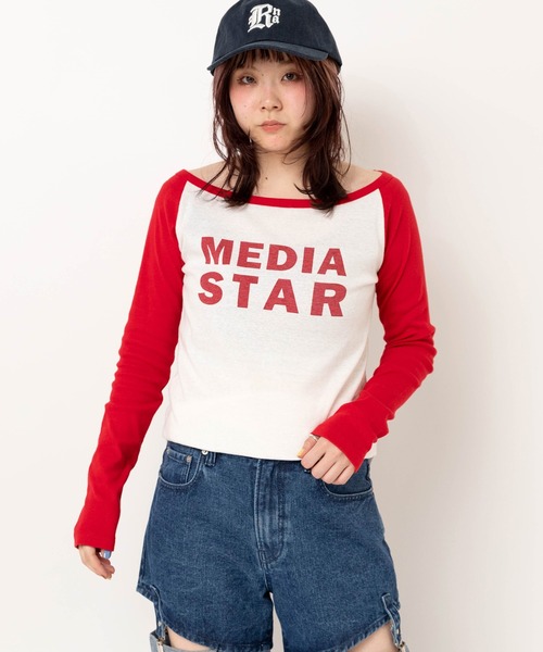 RNA(アールエヌエー)の「M2592 オフショルラグランロンT(Tシャツ/カットソー・レディース・マスタード/ホワイト×レッド/ホワイト×ブラック・MEDIUM)」の4枚目の写真