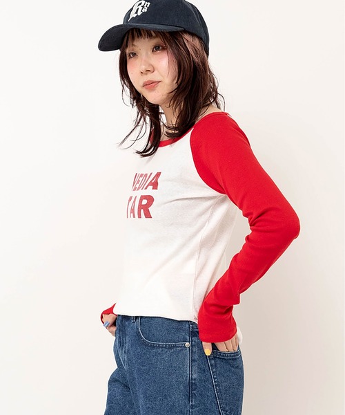 RNA(アールエヌエー)の「M2592 オフショルラグランロンT(Tシャツ/カットソー・レディース・マスタード/ホワイト×レッド/ホワイト×ブラック・MEDIUM)」の5枚目の写真