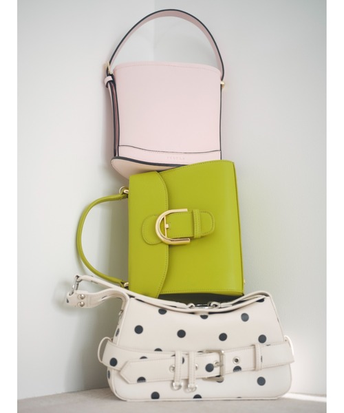 FRAY I.D（フレイアイディー）の「カーブラインミニバスケットバッグ（ハンドバッグ・レディース・アイボリー/ブラック/グリーン/ピンク・F）」の5枚目の写真