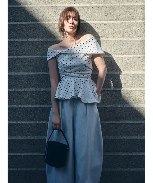 FRAY I.D（フレイアイディー）の「カーブラインミニバスケットバッグ（ハンドバッグ・レディース・アイボリー/ブラック/グリーン/ピンク・F）」の6枚目の写真