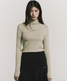 [ESSENTIAL] HIGH NECK SLIM TOP_LIGHT GREEN