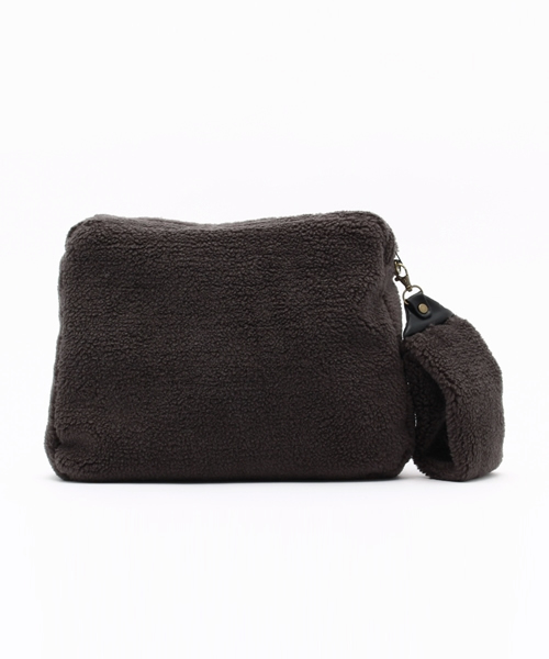 Kastane（カスタネ）の「ボアクラッチ（トートバッグ・レディース・アイボリー/チャコールグレー・FREE）」の4枚目の写真