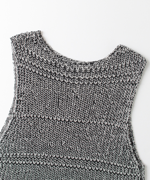 SENSE OF PLACE by URBAN RESEARCH(センスオブプレイスバイアーバンリサーチ)の「TRB 畦引き揃えニットベスト(ベスト・レディース・ベージュ/ブラック・FREE)」の7枚目の写真