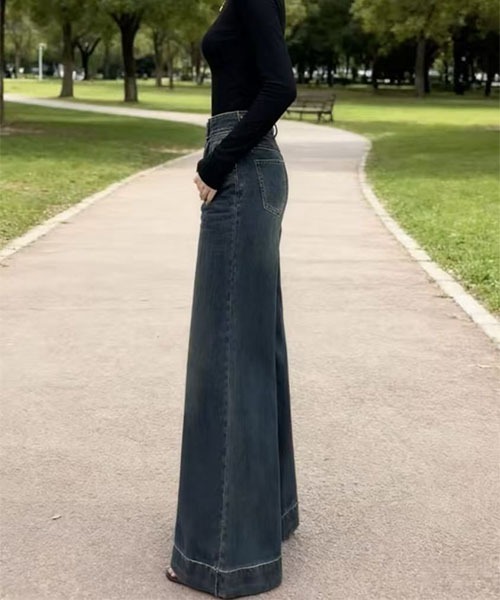gossip!ロサンゼルス(ゴシップロサンゼルス)の「エクストリームフレア デニムパンツ(デニムパンツ・レディース・インディゴブルー・S/M)」の2枚目の写真