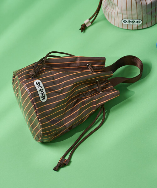 FREAK'S STORE(フリークスストア)の「OUTDOOR PRODUCTS × FREAK'S STORE/アウトドアプロダクツ 別注 2WAY ストライプ巾着バッグ/PVCバッグ(ショルダーバッグ・レディース・ブラウン/ブルー/ベージュ・ONE SIZE)」の21枚目の写真
