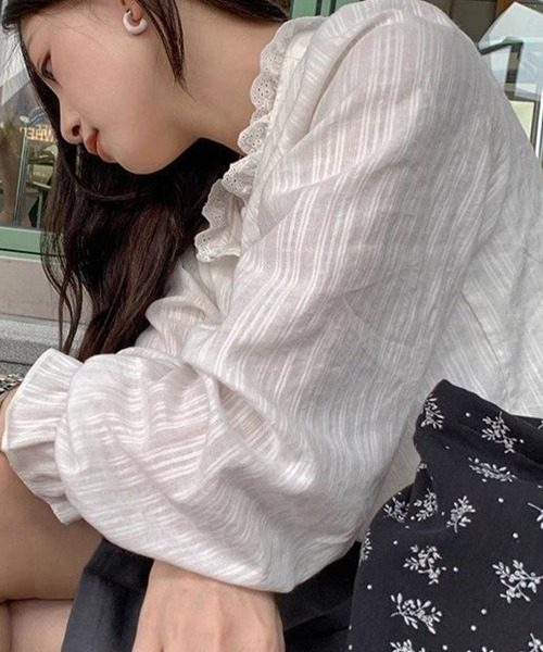 Flugge(フラッジー)の「ボタン付きレースブラウス(シャツ/ブラウス・レディース・ホワイト・LARGE/MEDIUM)」の2枚目の写真