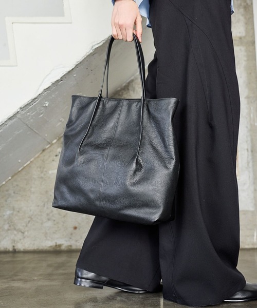 HARE(ハレ)の「フォームレスレザートート(HARE)(トートバッグ・メンズ・ブラック・FREE)」の1枚目の写真