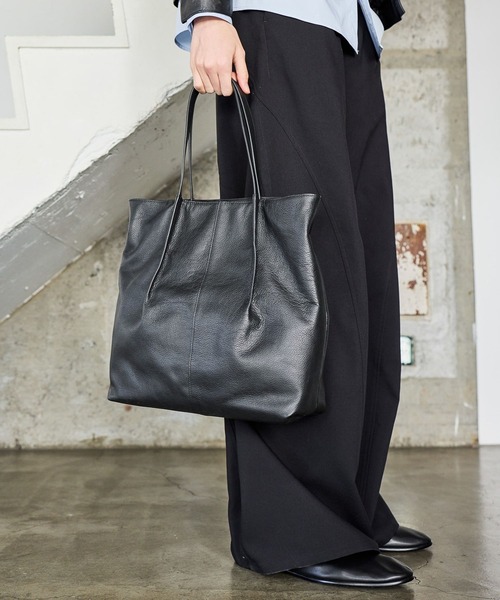 HARE(ハレ)の「フォームレスレザートート(HARE)(トートバッグ・メンズ・ブラック・FREE)」の2枚目の写真