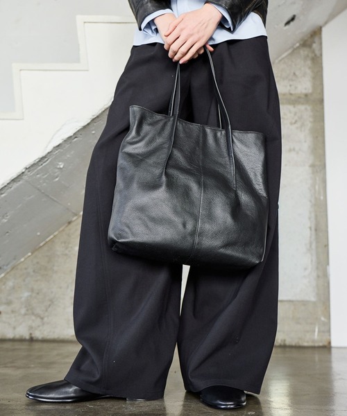 HARE(ハレ)の「フォームレスレザートート(HARE)(トートバッグ・メンズ・ブラック・FREE)」の3枚目の写真