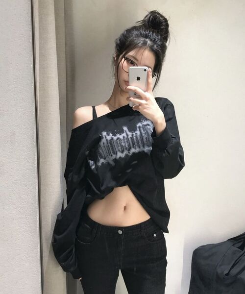ROCKCAKE(ロックケーキ)の「Unbothered Long Sleeve Top - Black(スウェット・レディース・その他・SMALL)」の9枚目の写真