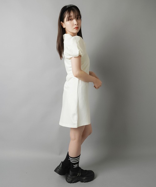 adidas（アディダス）の「【adidas/アディダス】ボリュームスリーブポロワンピース（ワンピース・レディース・ブラック/オフホワイト・M）」の11枚目の写真