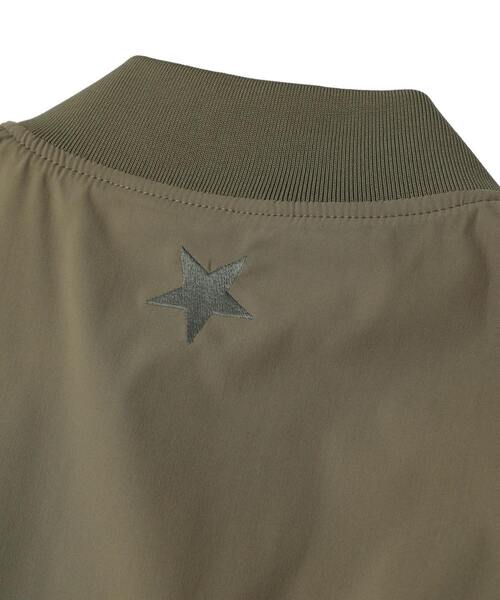 CONVERSE TOKYO(コンバーストウキョウ)の「GATHER SLEEVE MILITARY MA-1 JACKET(ブルゾン・レディース・ブラック/カーキ・FREE)」の22枚目の写真