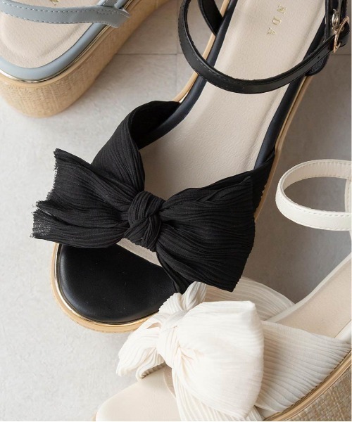 RANDA（ランダ）の「プリーツリボンデザインウェッジサンダル（サンダル・レディース・アイボリー/ブラック/ブルー・M/S/L/LL）」の15枚目の写真