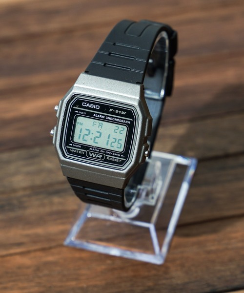 CASIO(カシオ)の「【CASIO(カシオ)】スタンダードデジタル 腕時計(デジタル腕時計・レディース・シルバー/ブルー/グレー/カーキ/ゴールド・FREE)」の1枚目の写真