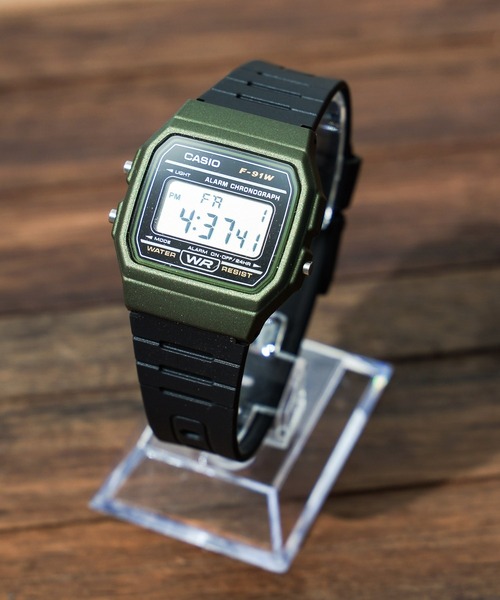 CASIO(カシオ)の「【CASIO(カシオ)】スタンダードデジタル 腕時計(デジタル腕時計・レディース・シルバー/ブルー/グレー/カーキ/ゴールド・FREE)」の2枚目の写真
