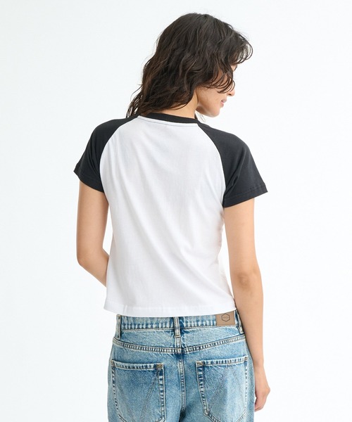 RVCA(ルーカ)の「RVCA ウィメンズ ROAM RAGLAN CROPPED SS BABY TEE Tシャツ 【2026年春夏モデル】(Tシャツ/カットソー・レディース・ブラック/ブルー・MEDIUM/SMALL/LARGE)」の3枚目の写真