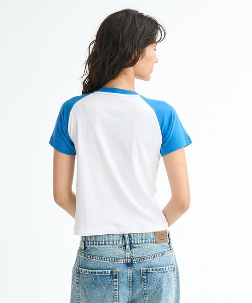 RVCA(ルーカ)の「RVCA ウィメンズ ROAM RAGLAN CROPPED SS BABY TEE Tシャツ 【2026年春夏モデル】(Tシャツ/カットソー・レディース・ブラック/ブルー・MEDIUM/SMALL/LARGE)」の6枚目の写真