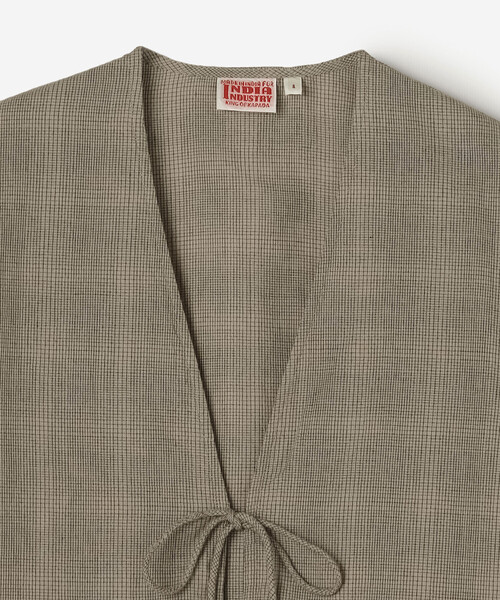 Bshop（ビショップ）の「INDIA INDUSTRY | ファインラインチェック カーディガンシャツ WOMEN（シャツ/ブラウス・レディース・グレー系その他/ベージュ系その他・1）」の5枚目の写真