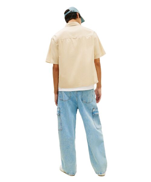 tommy jeans(トミー ジーンズ)の「ボクシースケーターシャツ(シャツ/ブラウス・メンズ・ブラック/アイボリー・SMALL/MEDIUM/X-LARGE/LARGE)」の4枚目の写真