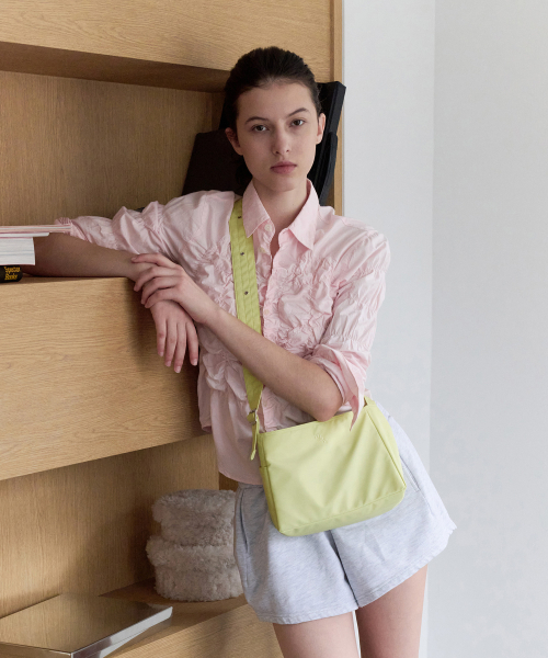 MUCU AND EBONY（ムクアンドエボニー）の「Comfy Mini Cross Bag _ Lime（メッセンジャーバッグ・レディース・その他・FREE）」の5枚目の写真