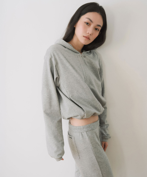 YEARNING(イヤニング)の「REGULAR JERSEY HOODIE ZIP-UP, GREY(パーカー・レディース・その他・FREE)」の4枚目の写真
