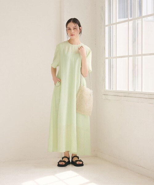 BEAUTY&YOUTH UNITED ARROWS(ビューティーアンドユースユナイテッドアローズ)の「シアー バックリボン ワンピース ウォッシャブル(ワンピース・レディース・ダークグレー/ライム/ブラック/ダークブラウン・S/M/XS)」の5枚目の写真