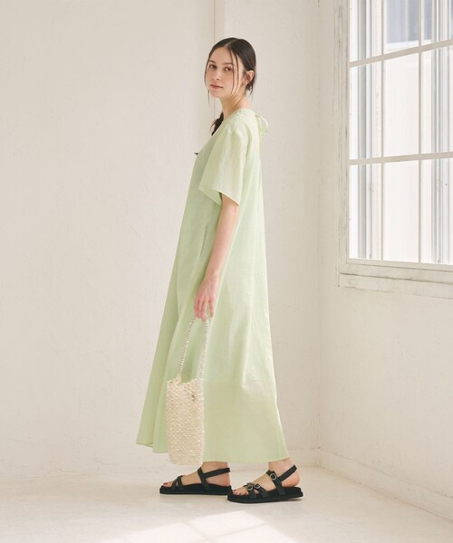 BEAUTY&YOUTH UNITED ARROWS(ビューティーアンドユースユナイテッドアローズ)の「シアー バックリボン ワンピース ウォッシャブル(ワンピース・レディース・ダークグレー/ライム/ブラック/ダークブラウン・S/M/XS)」の6枚目の写真