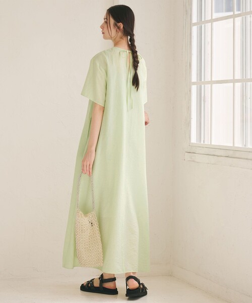 BEAUTY&YOUTH UNITED ARROWS(ビューティーアンドユースユナイテッドアローズ)の「シアー バックリボン ワンピース ウォッシャブル(ワンピース・レディース・ダークグレー/ライム/ブラック/ダークブラウン・S/M/XS)」の7枚目の写真