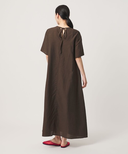 BEAUTY&YOUTH UNITED ARROWS(ビューティーアンドユースユナイテッドアローズ)の「シアー バックリボン ワンピース ウォッシャブル(ワンピース・レディース・ダークグレー/ライム/ブラック/ダークブラウン・S/M/XS)」の17枚目の写真