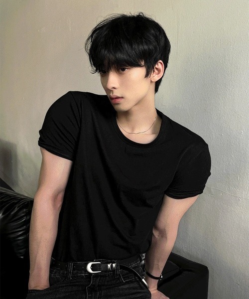 COSYHARU(コシハル)の「クロップマッスルフィット半袖Tシャツ(Tシャツ/カットソー・メンズ・ブラック系2/グレー系1/ブラック系1/ホワイト系2/グレー系2/ホワイト系1・FREE/MEDIUM/LARGE)」の2枚目の写真
