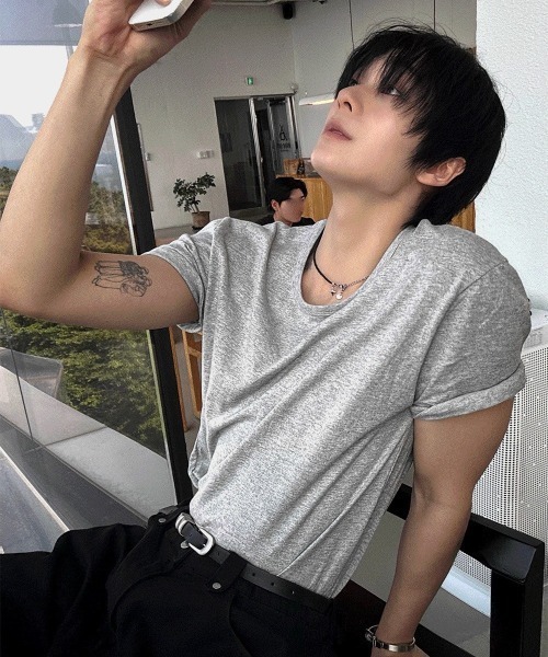 COSYHARU(コシハル)の「クロップマッスルフィット半袖Tシャツ(Tシャツ/カットソー・メンズ・ブラック系2/グレー系1/ブラック系1/ホワイト系2/グレー系2/ホワイト系1・FREE/MEDIUM/LARGE)」の7枚目の写真