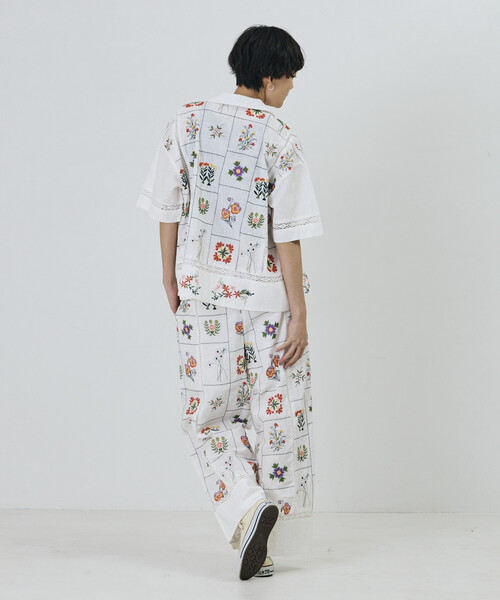 Freada(フリーダ)の「Freada/フリーダ パッチワーク花刺繍シャツ(シャツ/ブラウス・レディース・オフホワイト/ブラック・ONE SIZE)」の9枚目の写真