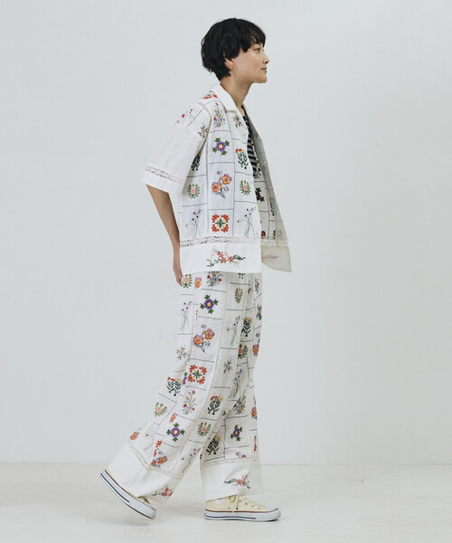 Freada(フリーダ)の「Freada/フリーダ パッチワーク花刺繍シャツ(シャツ/ブラウス・レディース・オフホワイト/ブラック・ONE SIZE)」の11枚目の写真