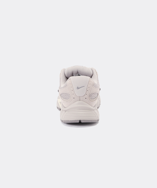 NIKE(ナイキ)の「《WEB限定追加》【NIKE/ナイキ】 ウィメンズV5 RNR:スニーカー(スニーカー・レディース・ベージュ・24.5cm/24cm/23.5cm/23cm)」の7枚目の写真