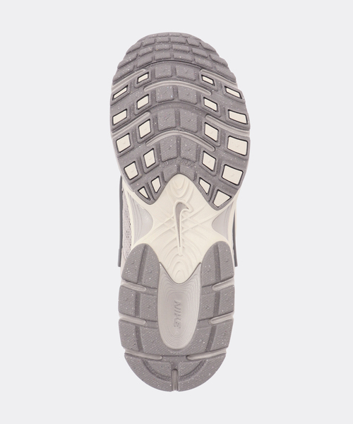 NIKE(ナイキ)の「《WEB限定追加》【NIKE/ナイキ】 ウィメンズV5 RNR:スニーカー(スニーカー・レディース・ベージュ・24.5cm/24cm/23.5cm/23cm)」の3枚目の写真